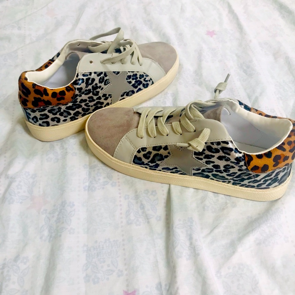 Women’s shoes